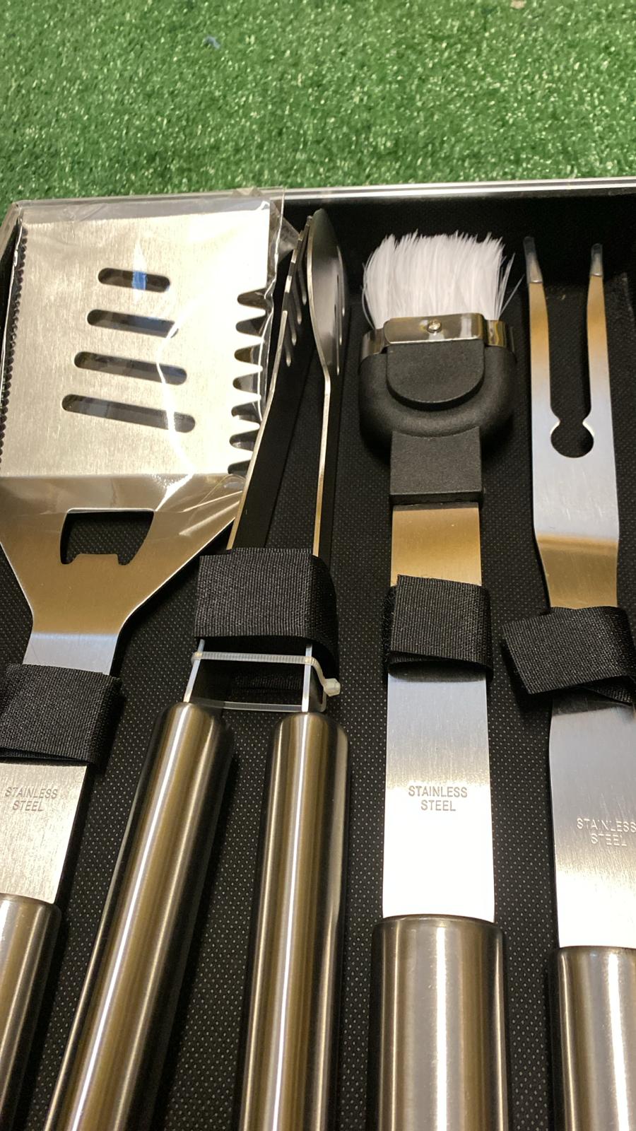 Set di utensili per barbecue - immagine 4